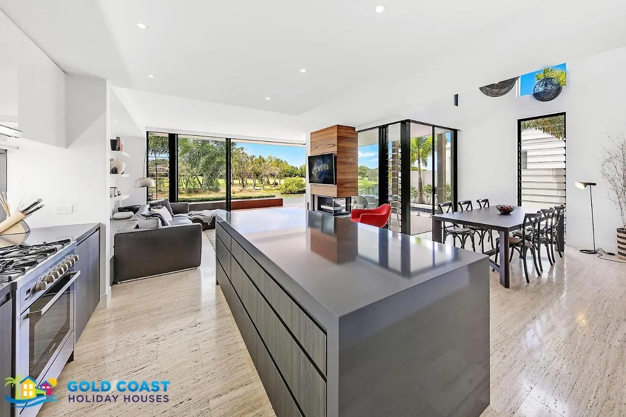 The Pinnacle At Hope Island Resort Holiday home